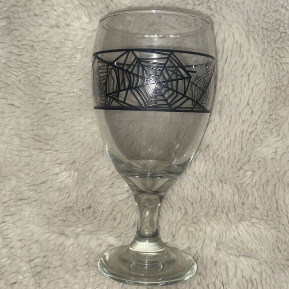 Set of Four Spider Web 🕷🕸Glasses! - Picture 3 of 9